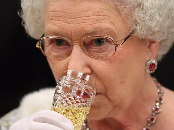 queen elizabeth drinking champagne