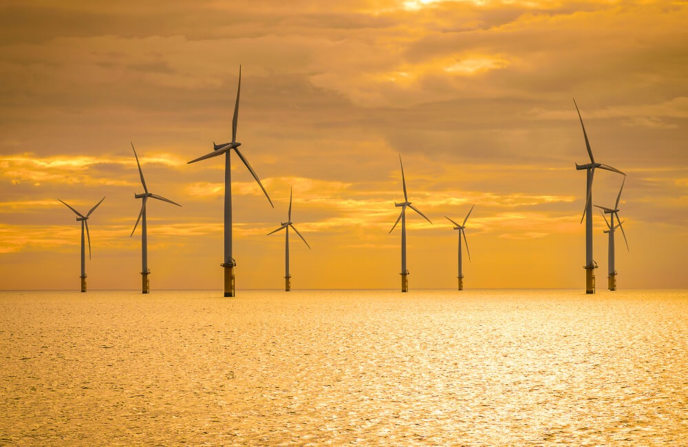 Offshore Wind Farm @Nuttawut Uttamaharad / Shutterstock.com